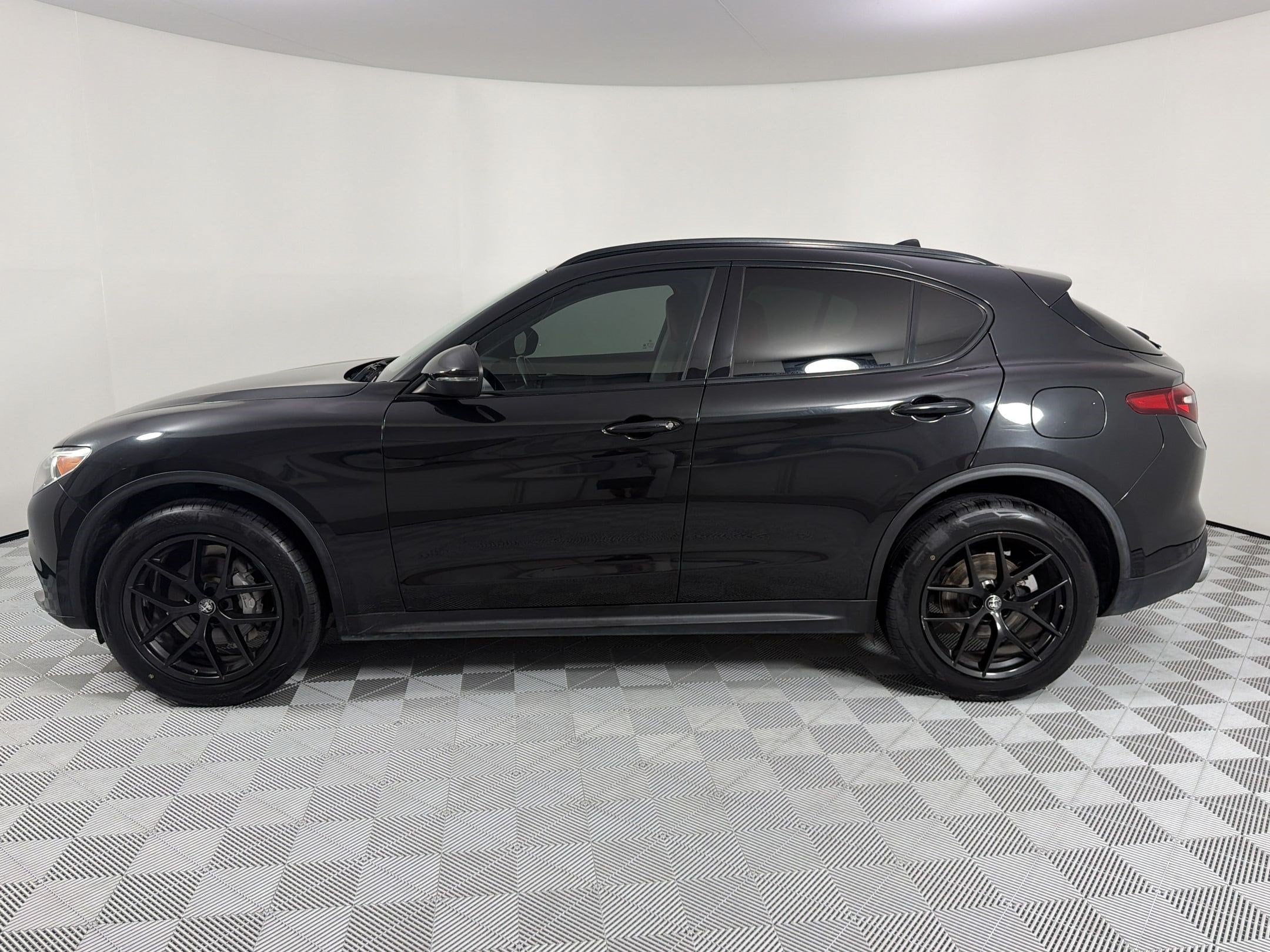 Stelvio RWD RWD