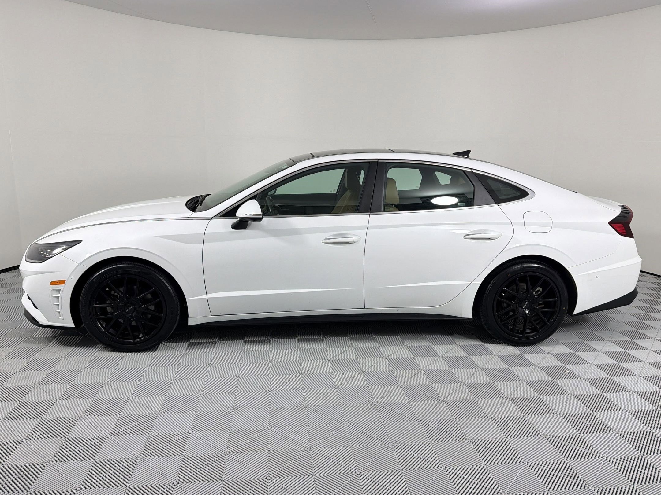 Used 2023 Hyundai Sonata Limited with VIN KMHL34J24PA283000 for sale in Greenville, TX