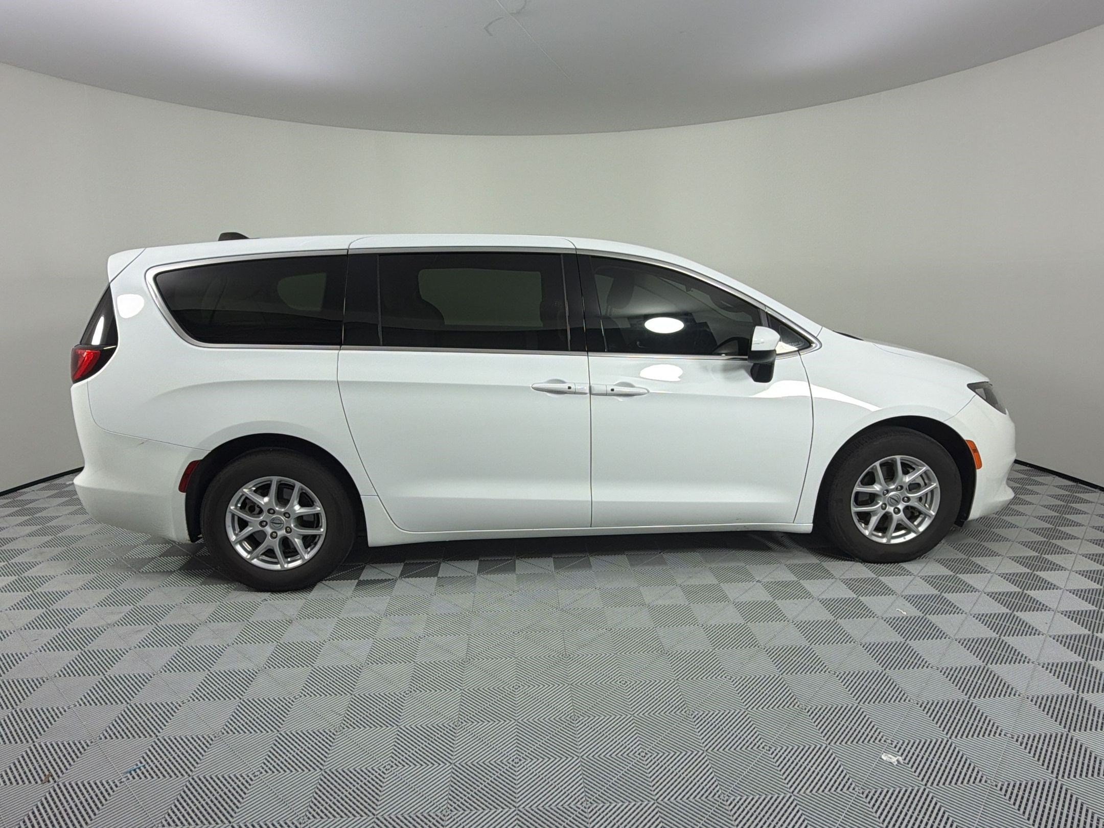 Voyager LX LX FWD