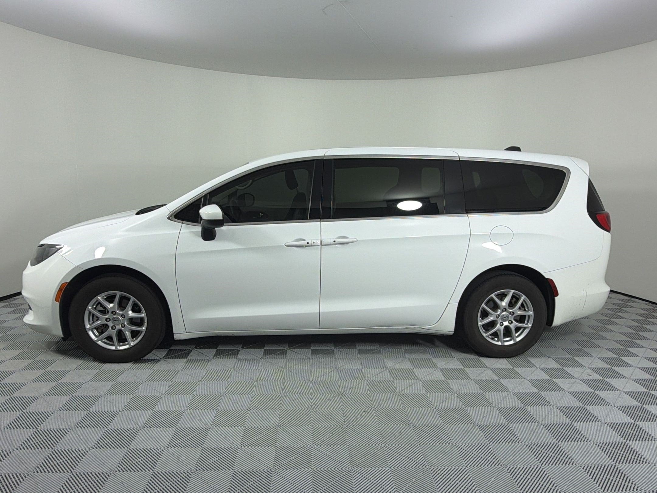 Voyager LX LX FWD