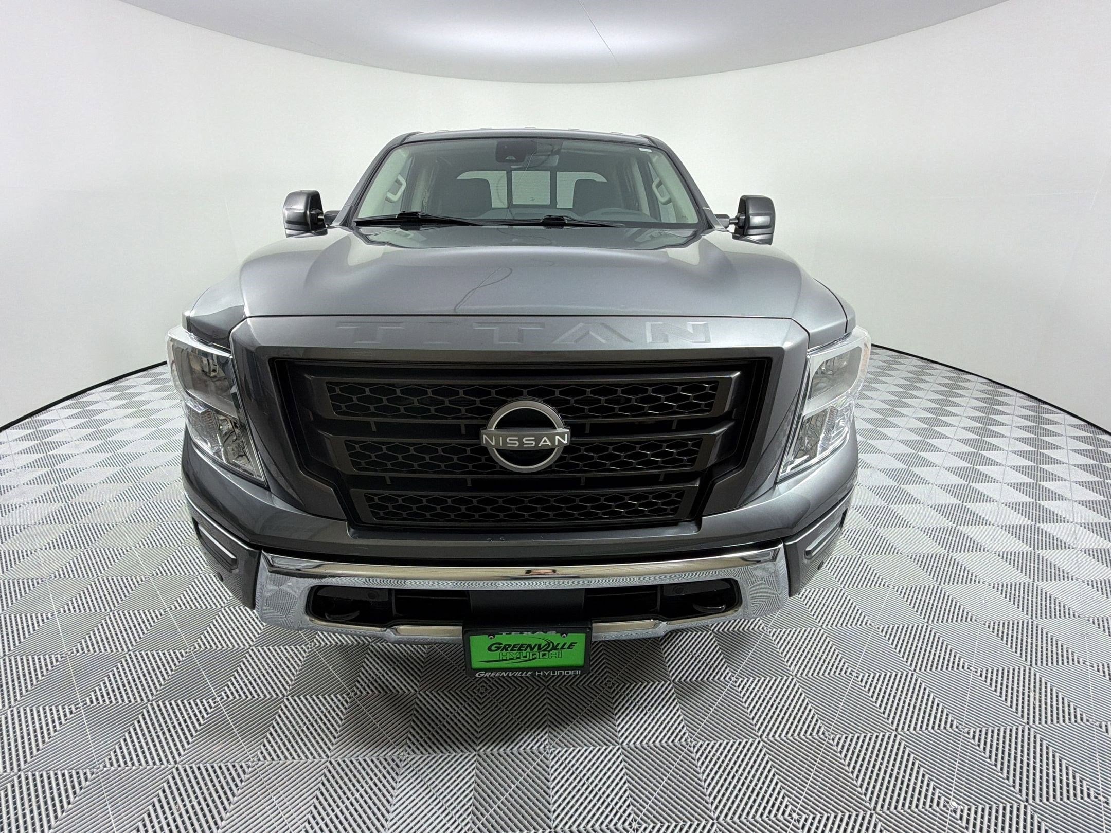 Titan SV 4x2 Crew Cab SV