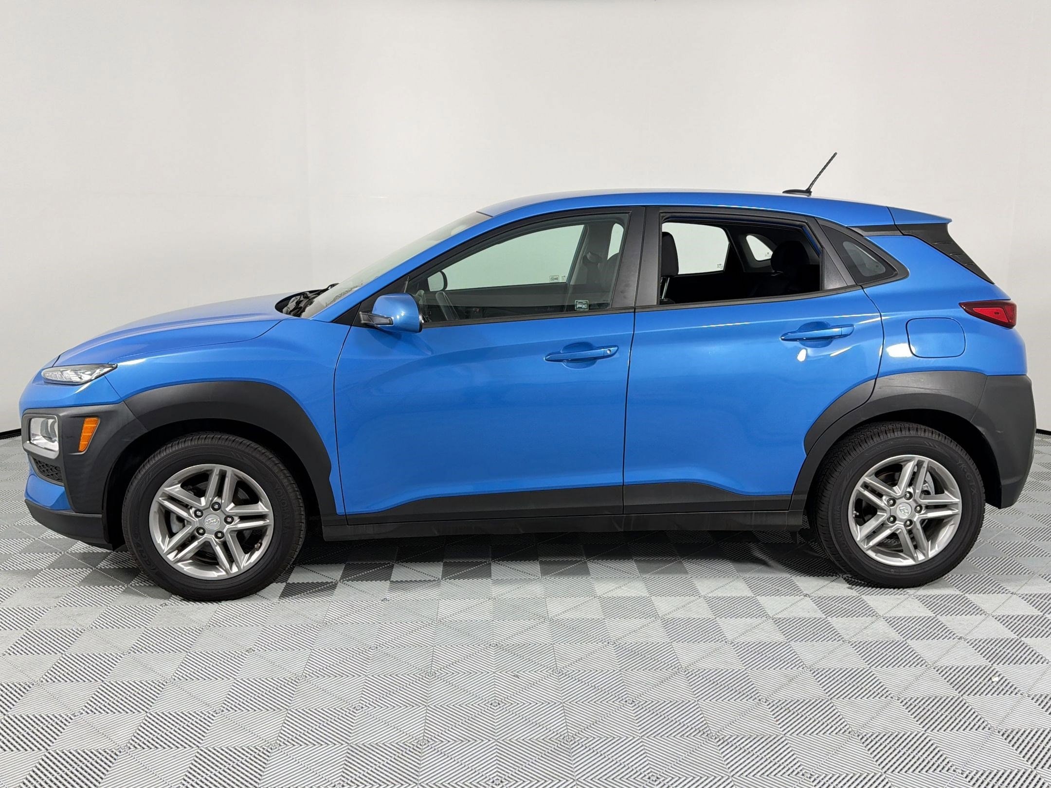 Used 2021 Hyundai Kona SE with VIN KM8K12AA6MU638059 for sale in Greenville, TX