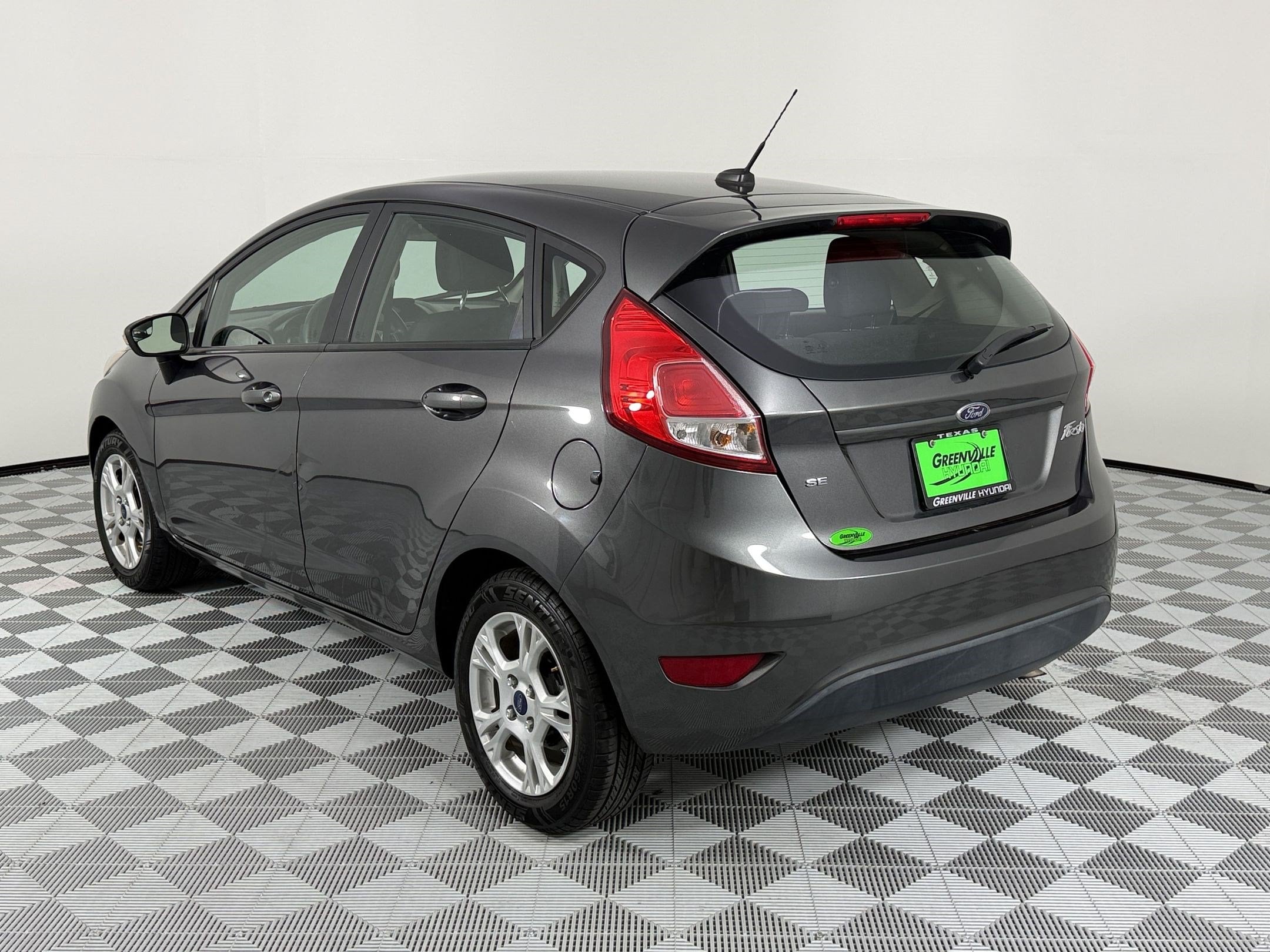 2016 Ford Fiesta SE HB SE