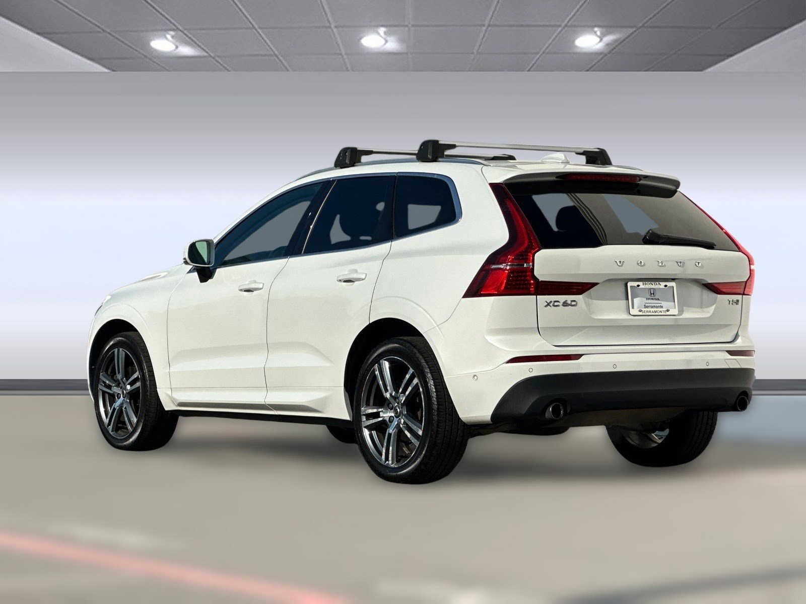 2018 Volvo XC60 T5 Momentum photo 3