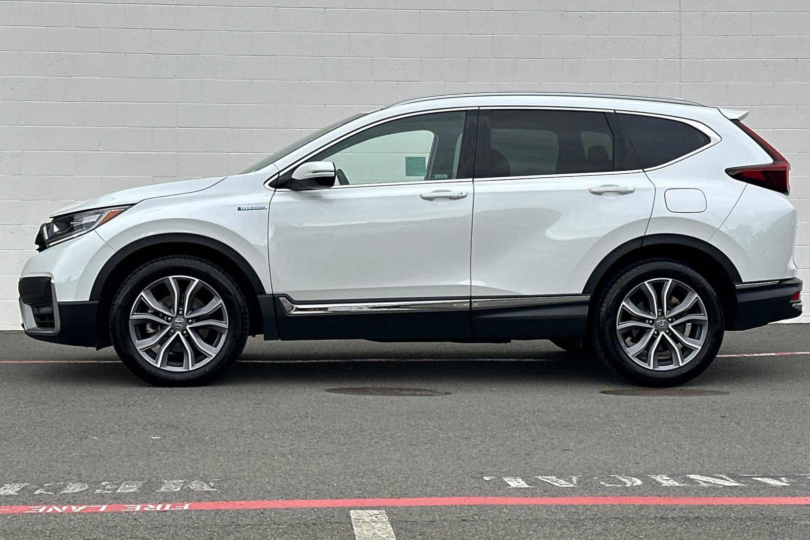 2022 Honda CR-V Hybrid Touring photo 2