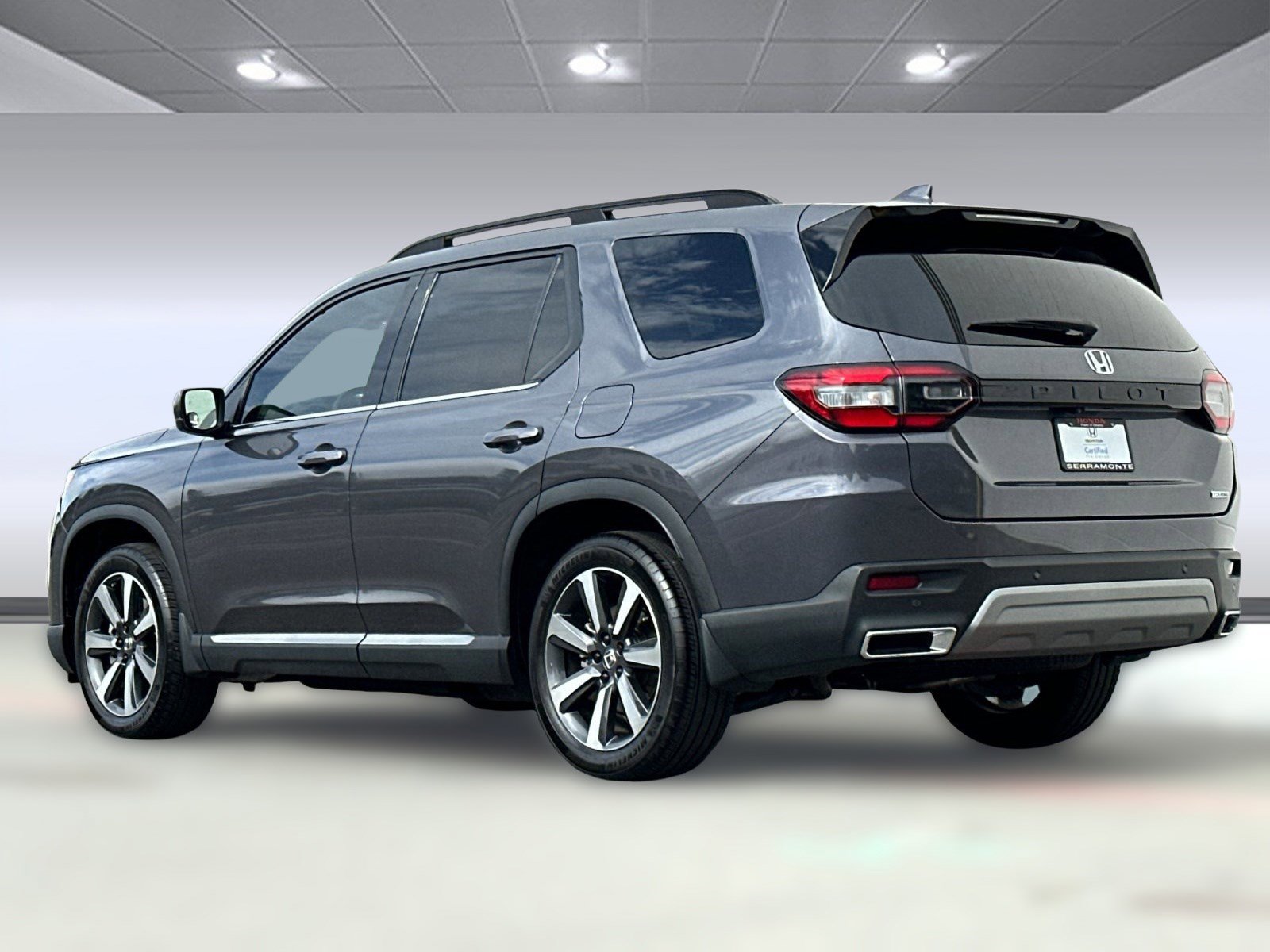 2024 Honda Pilot Touring photo 3