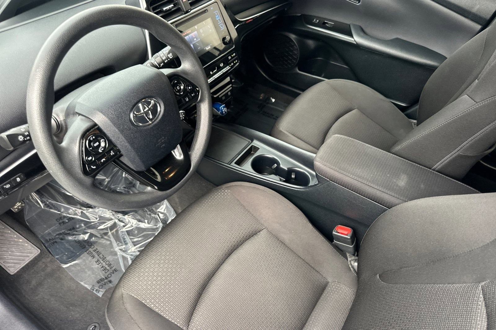2019 Toyota Prius L Eco photo 4
