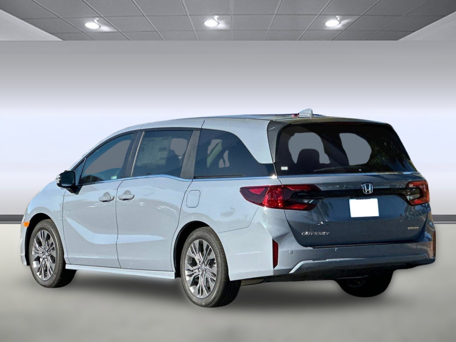2026 Honda Odyssey Touring photo 3