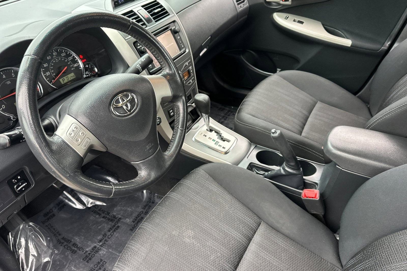 2013 Toyota Corolla L photo 4