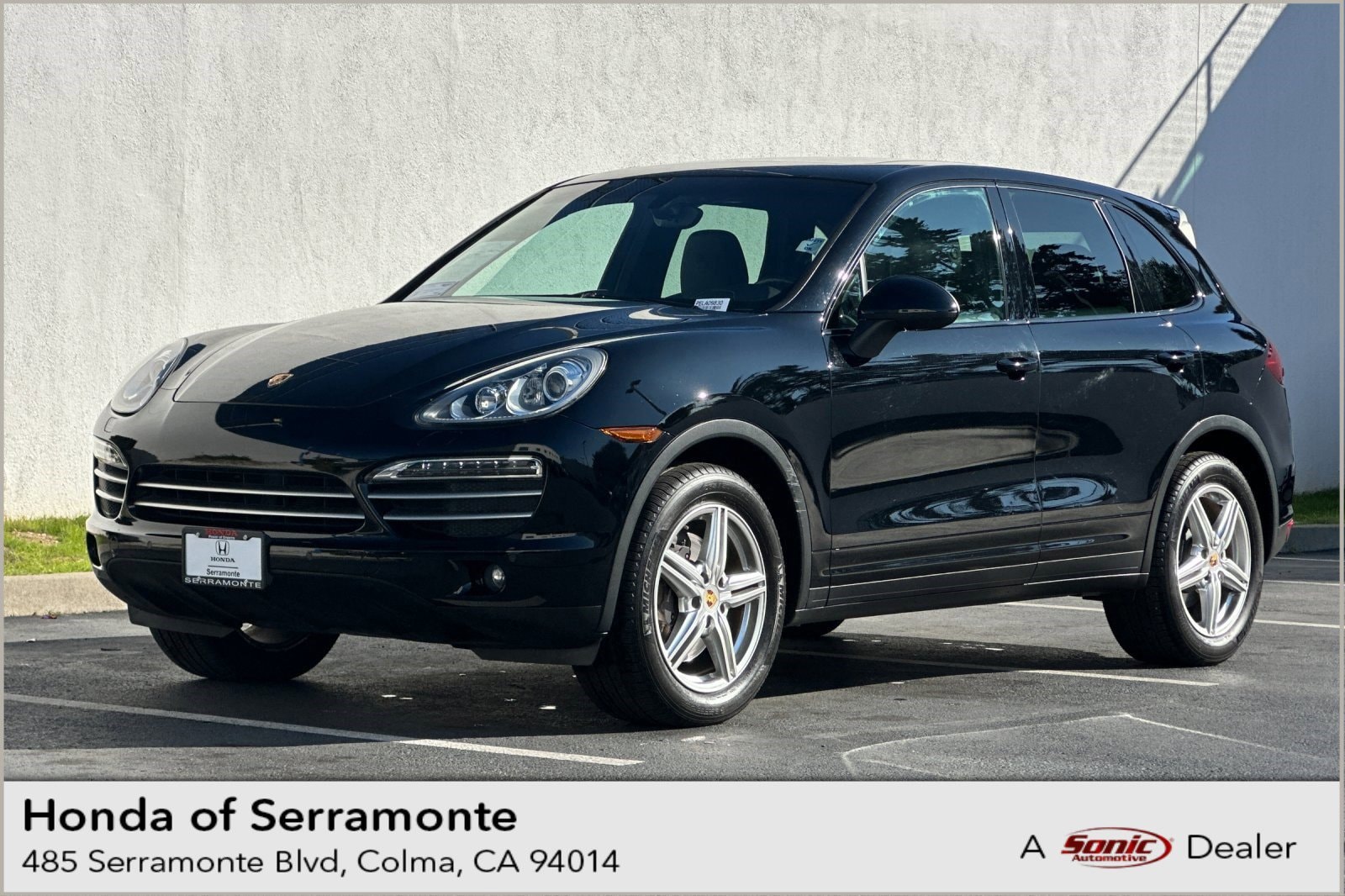 2014 Porsche Cayenne Platinum Edition's photo