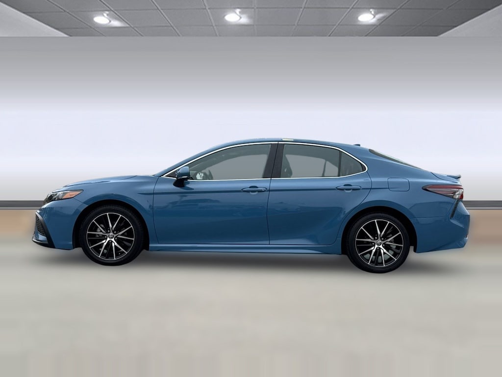 Used 2024 Toyota Camry SE Sedan