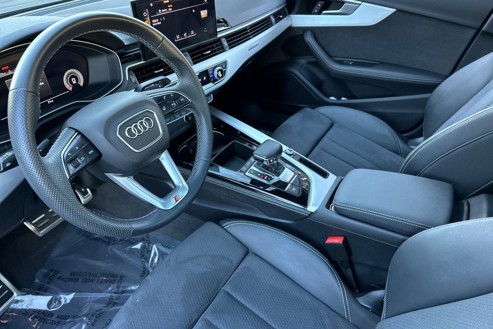 2022 Audi A4 S line Quattro Premium Plus photo 4