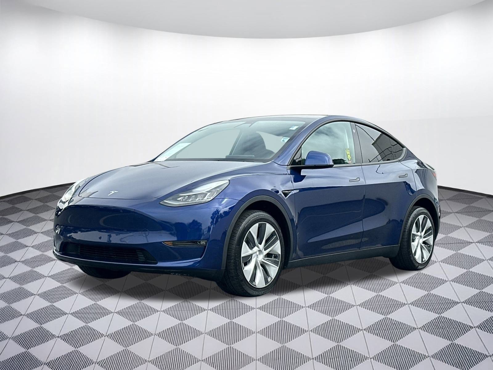 Used 2021 Tesla Model Y Long Range with VIN 5YJYGDEE4MF259138 for sale in Northfield, Minnesota