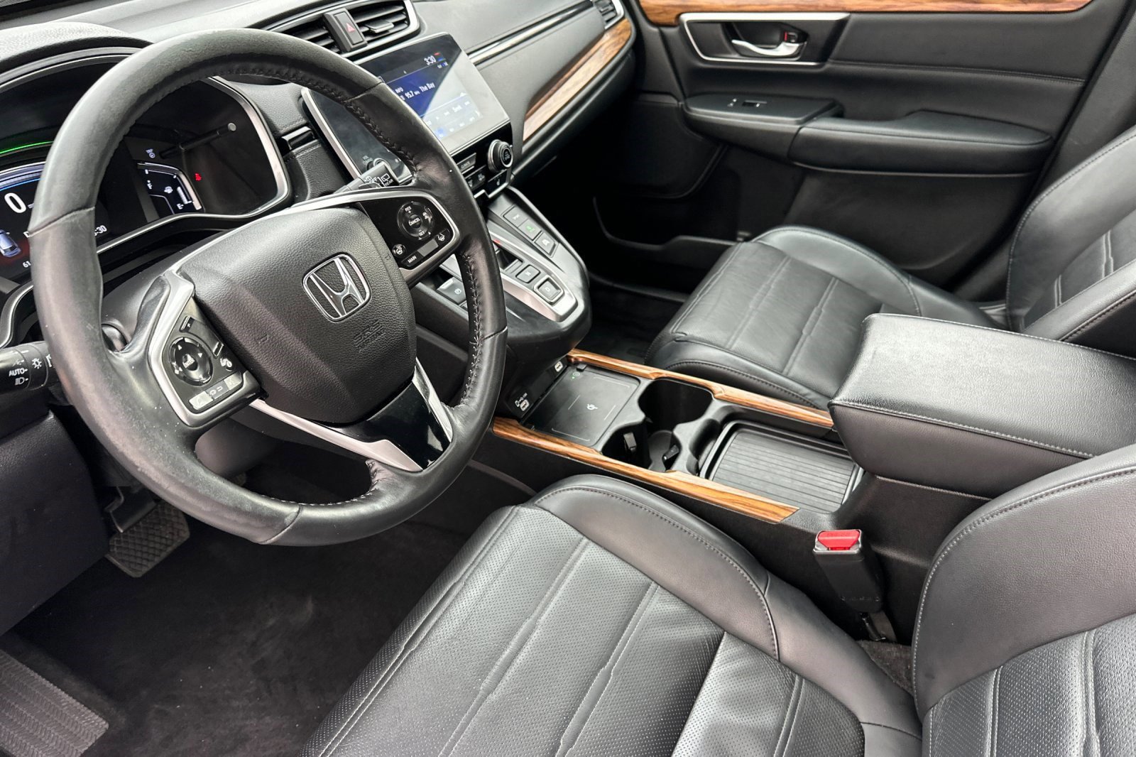 2022 Honda CR-V Hybrid Touring photo 3