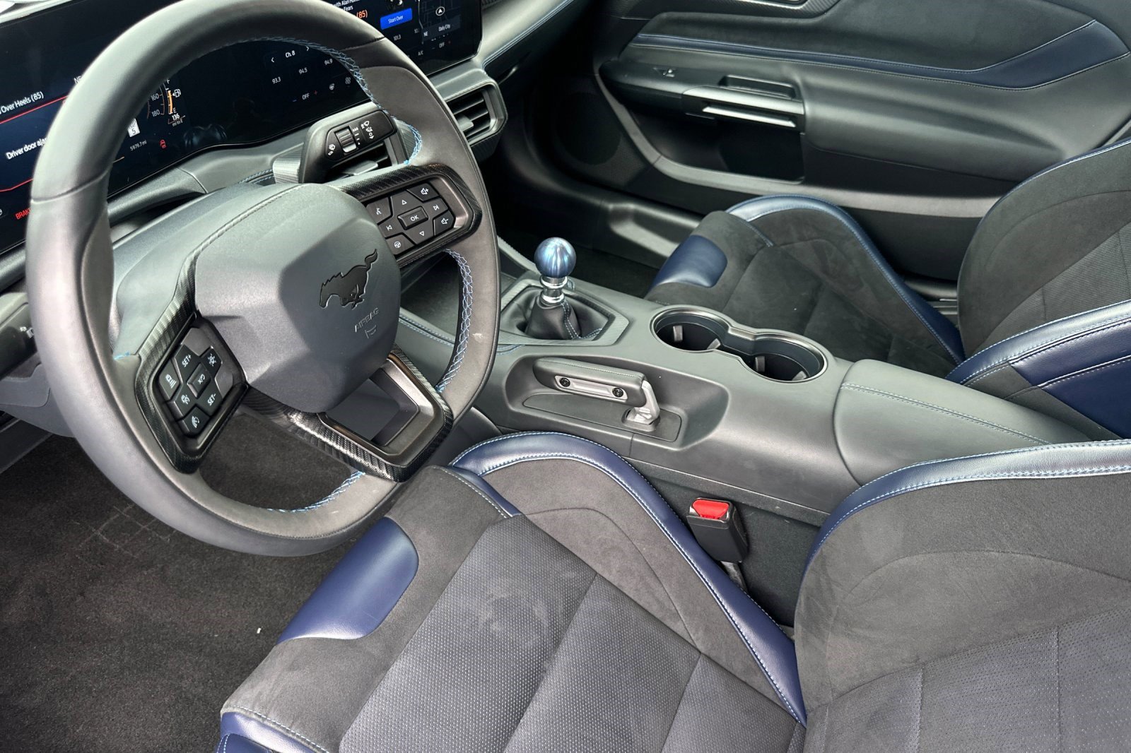 2025 Ford Mustang Dark Horse photo 4