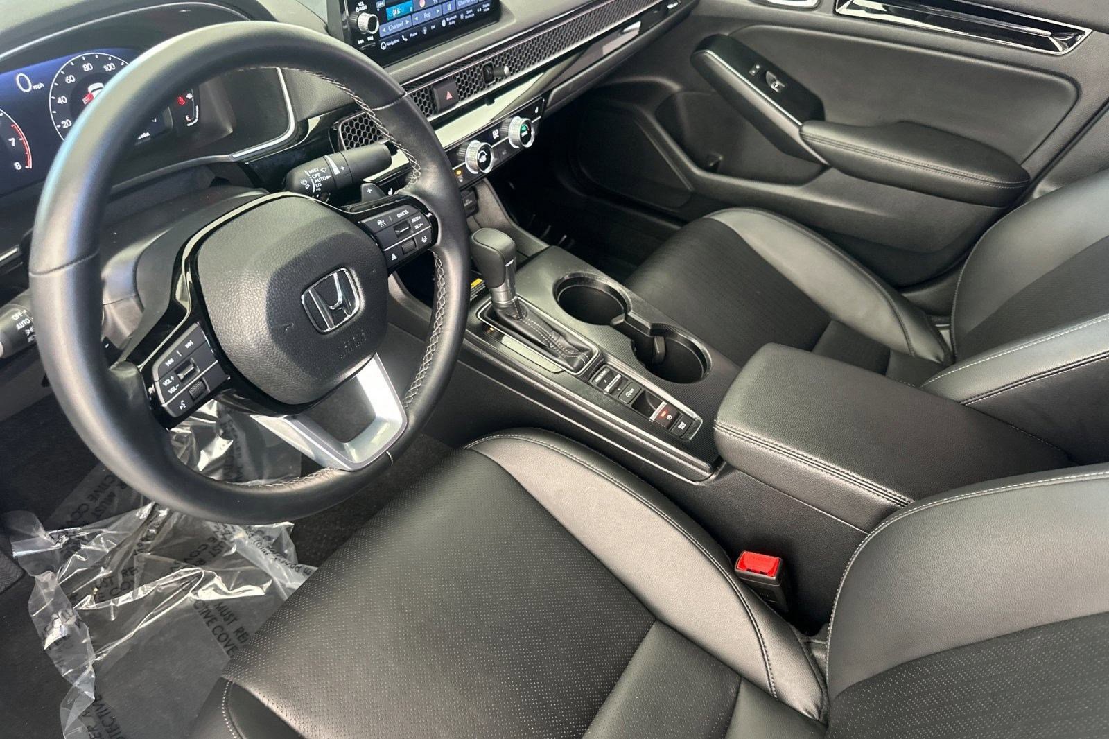 2024 Honda Civic Touring photo 3