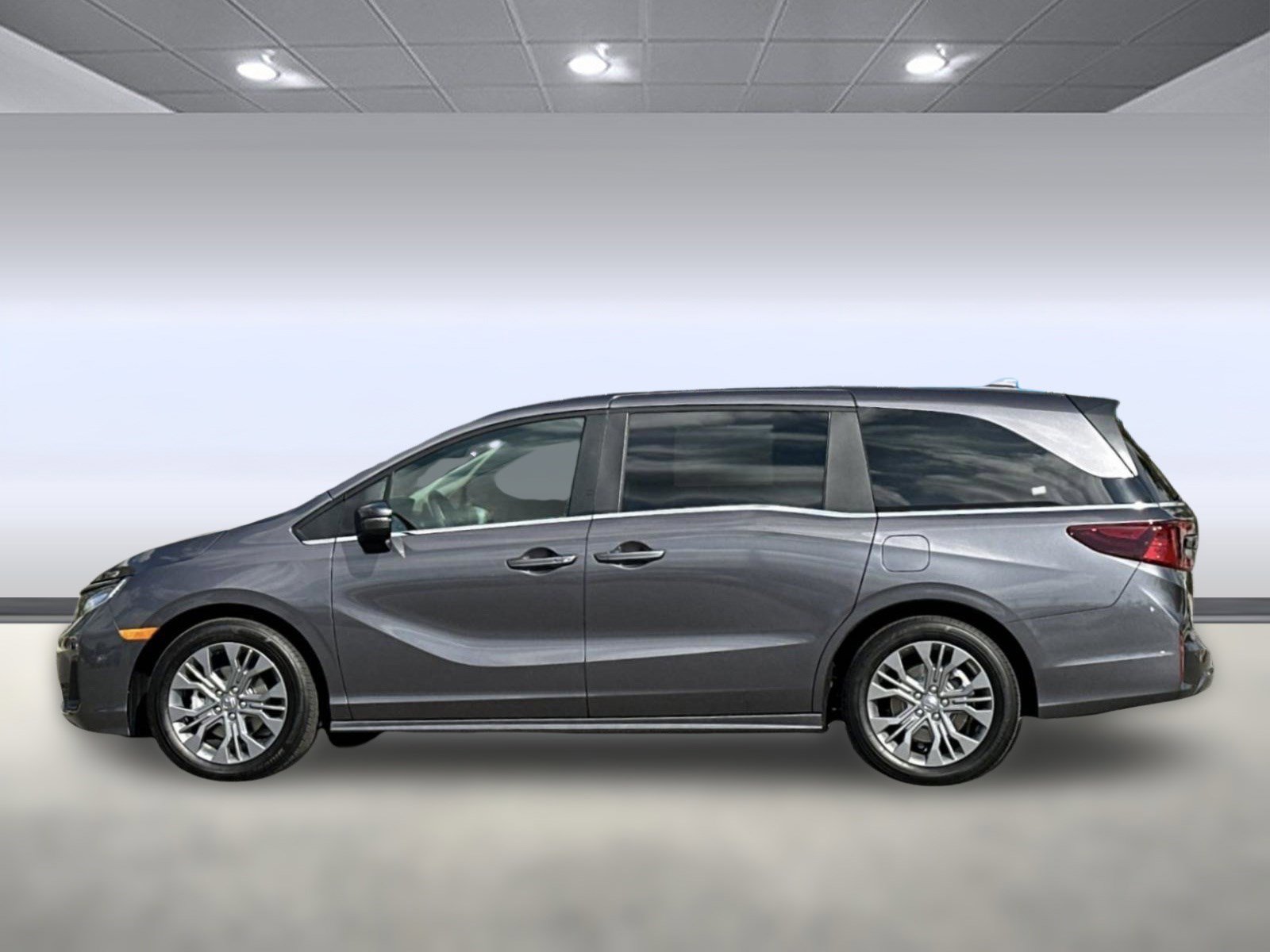 2026 Honda Odyssey Touring photo 2