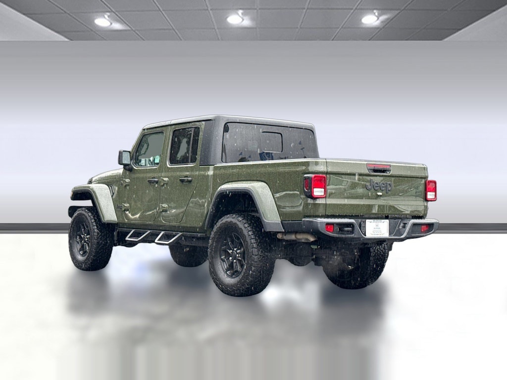 Used 2022 Jeep Gladiator Sport Truck Crew Cab