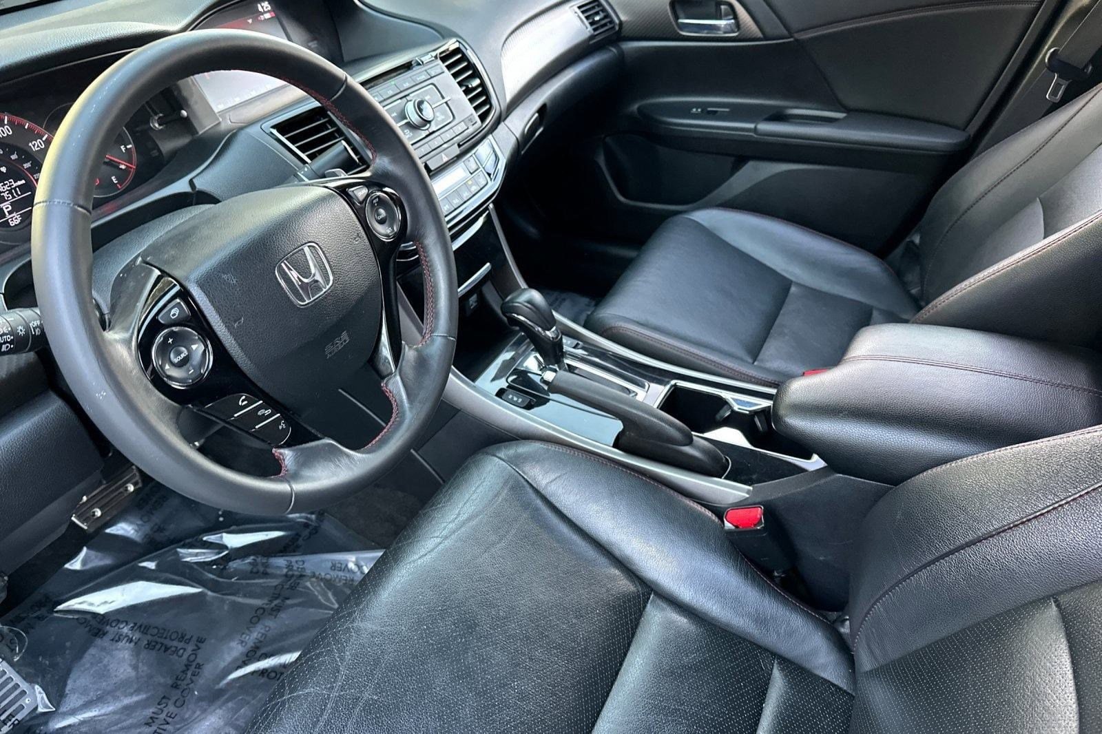 2017 Honda Accord Sport SE photo 4