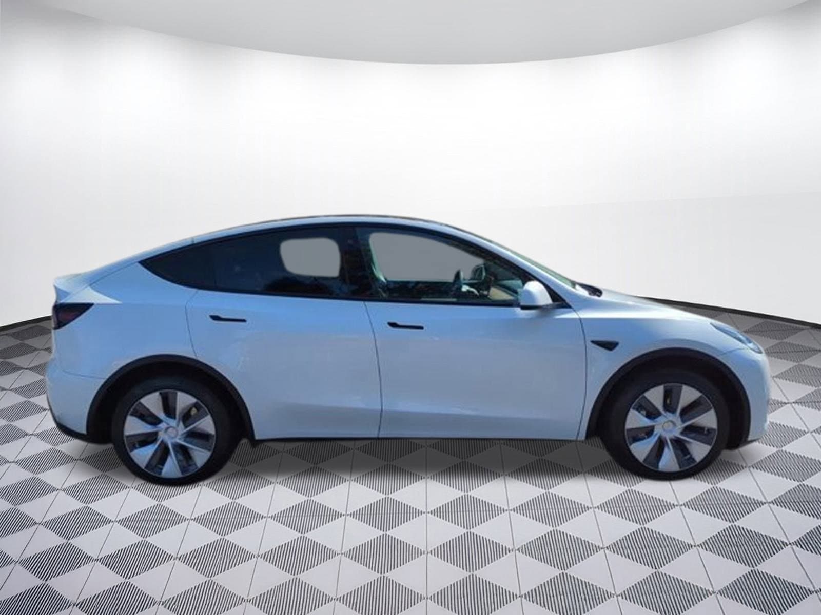 Used 2020 Tesla Model Y Long Range with VIN 5YJYGDEE3LF007203 for sale in Colma, CA