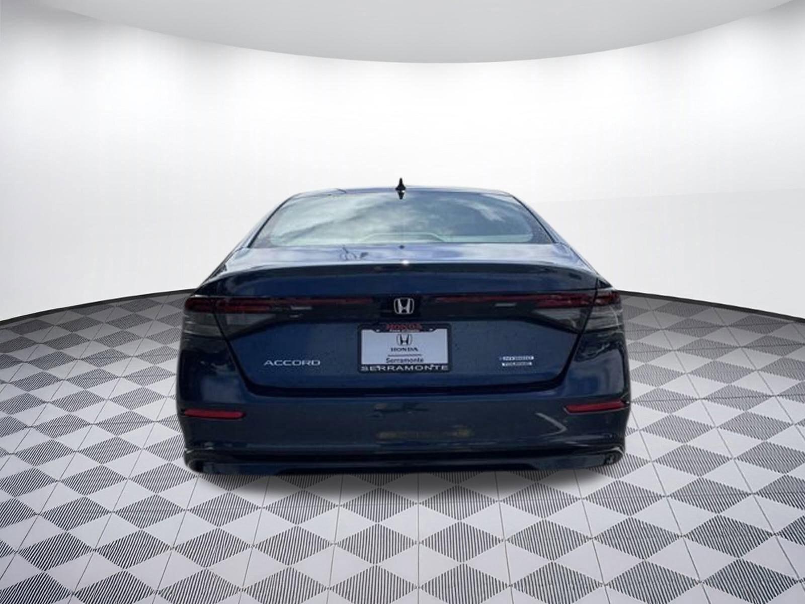 2025 Honda Accord Hybrid Touring photo 3