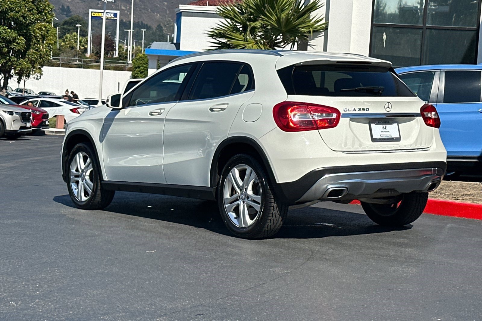 2016 Mercedes Benz GLA 250 photo 3