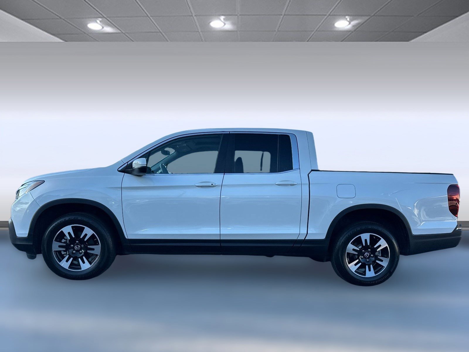 2020 Honda Ridgeline RTL photo 2