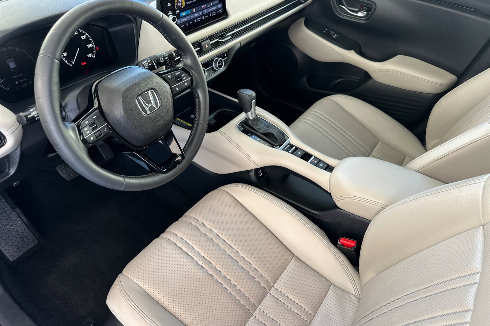 2025 Honda HR-V EX-L photo 4