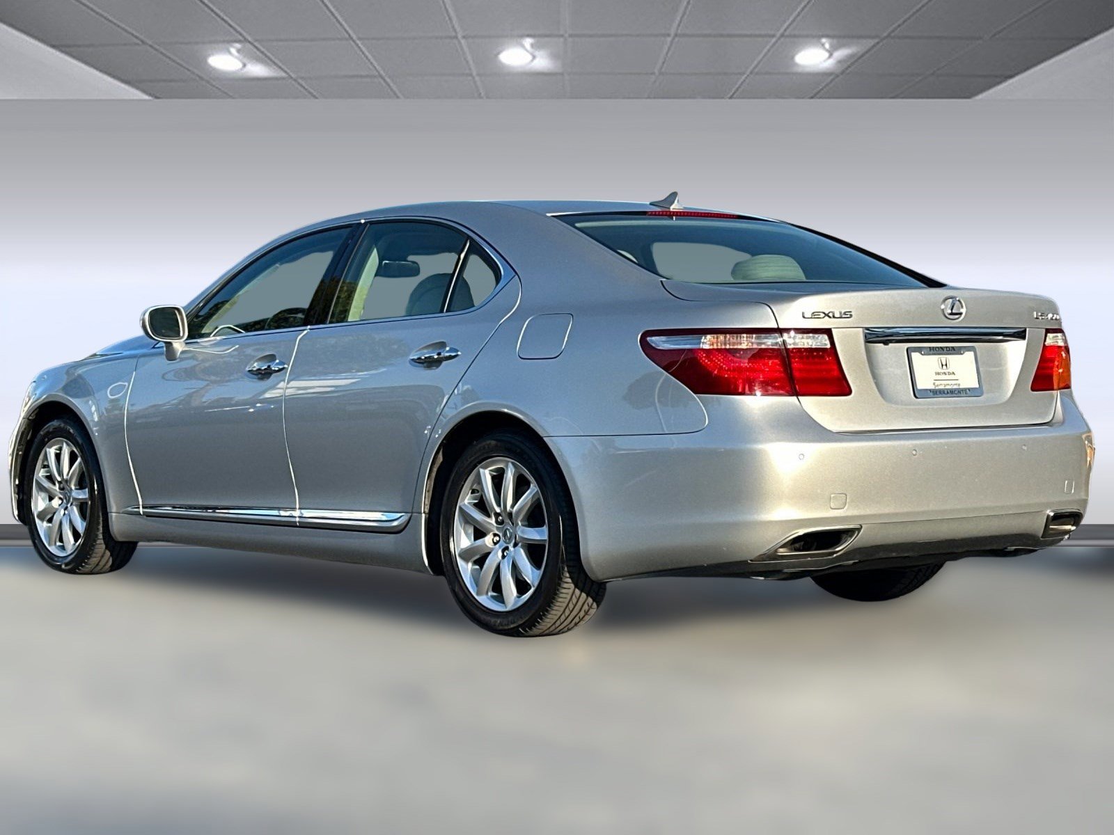 2008 Lexus LS 460 photo 3