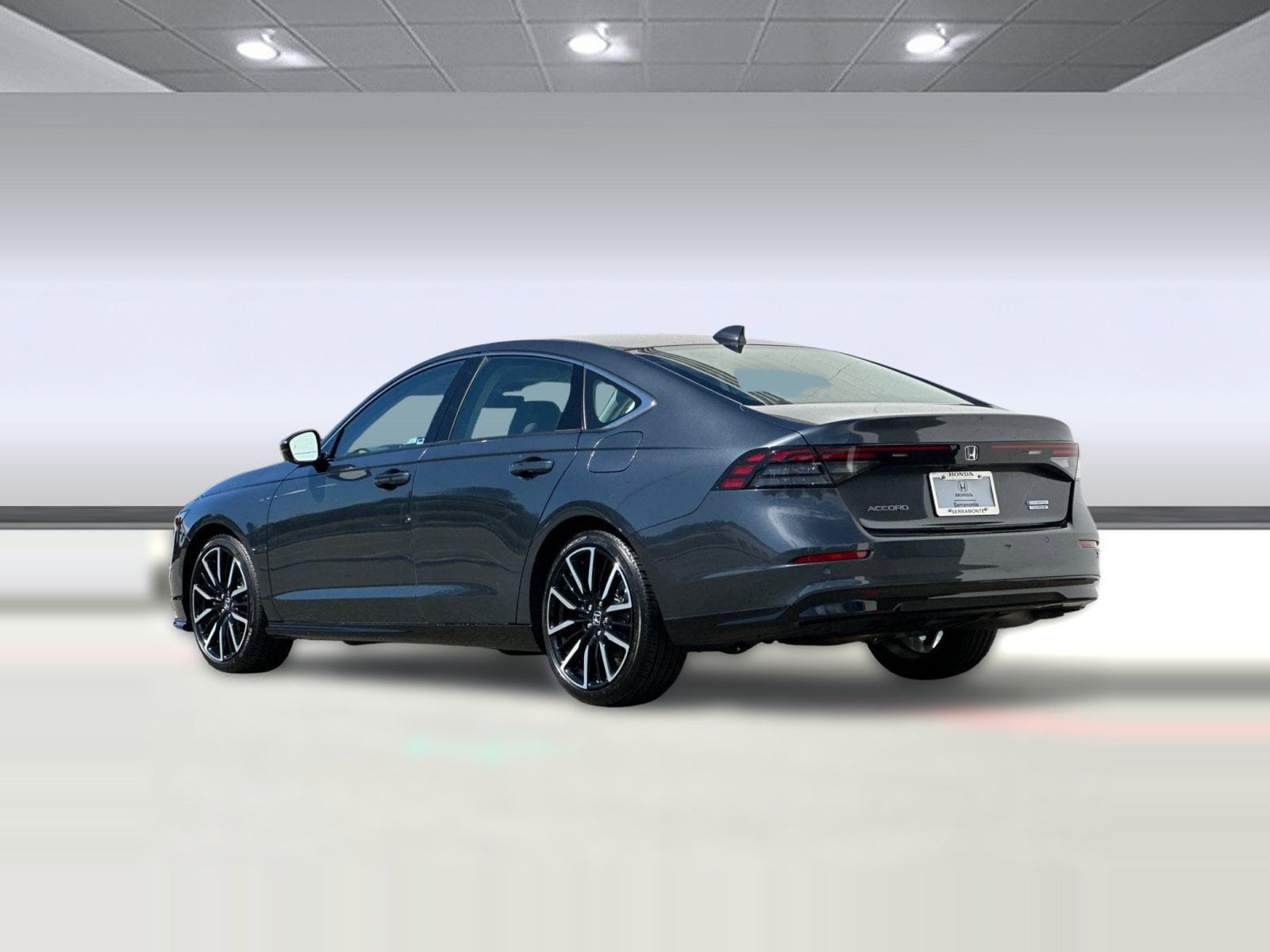 2024 Honda Accord Hybrid Touring photo 2