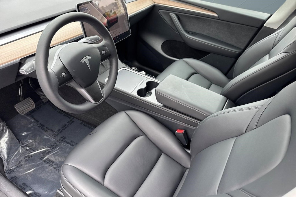 Used 2025 Tesla Model Y Long Range SUV