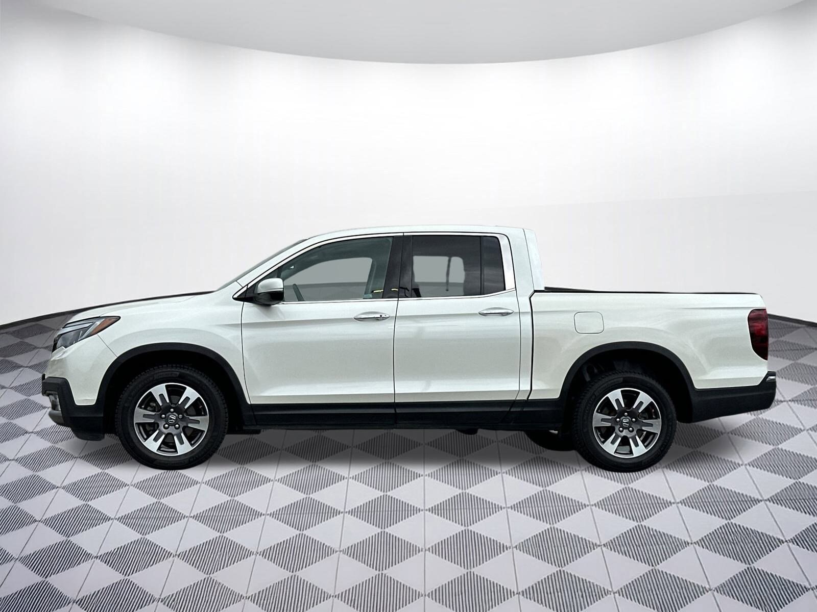 2018 Honda Ridgeline RTL-E photo 2