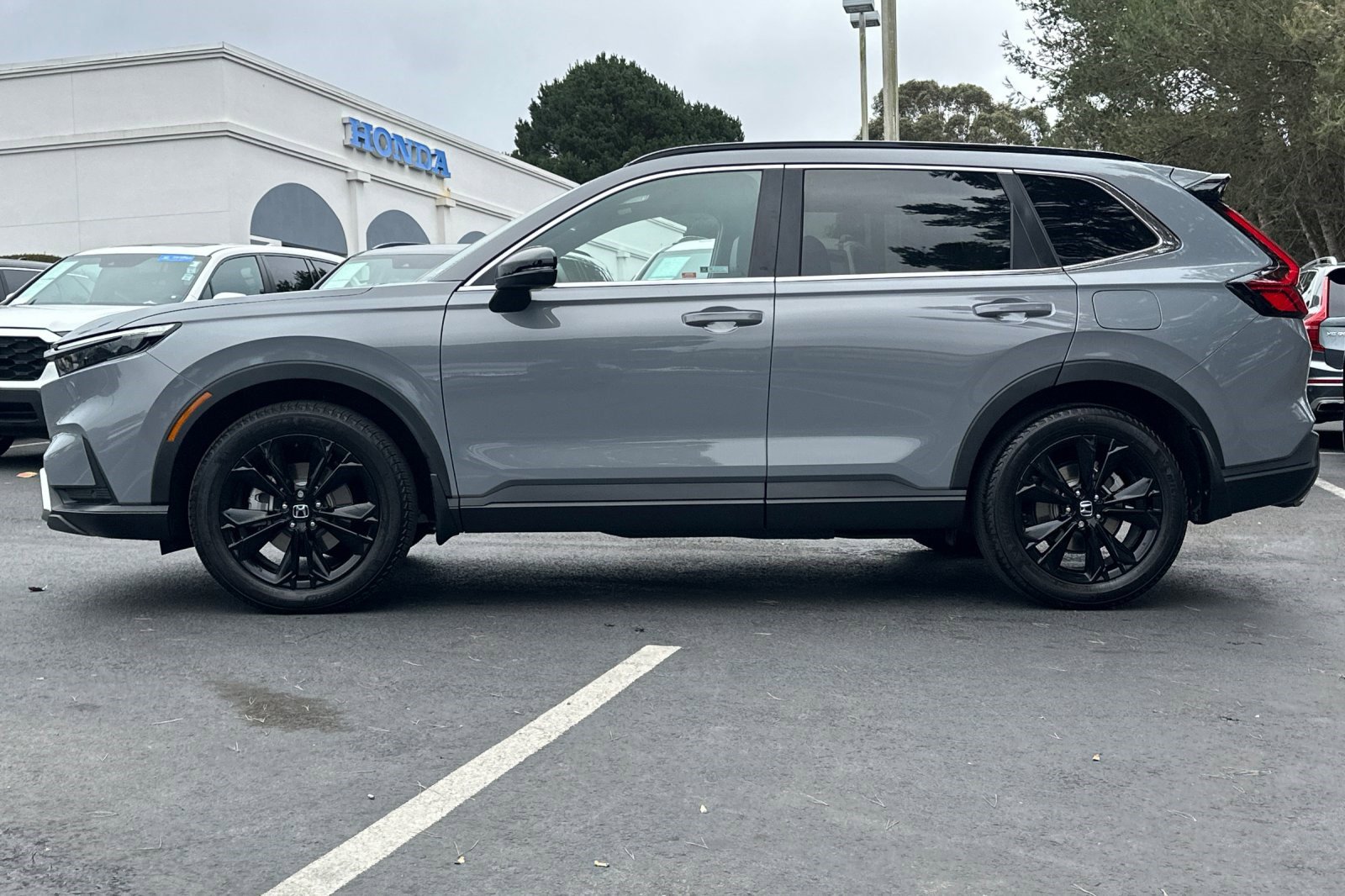 2024 Honda CR-V Hybrid Sport Touring photo 2