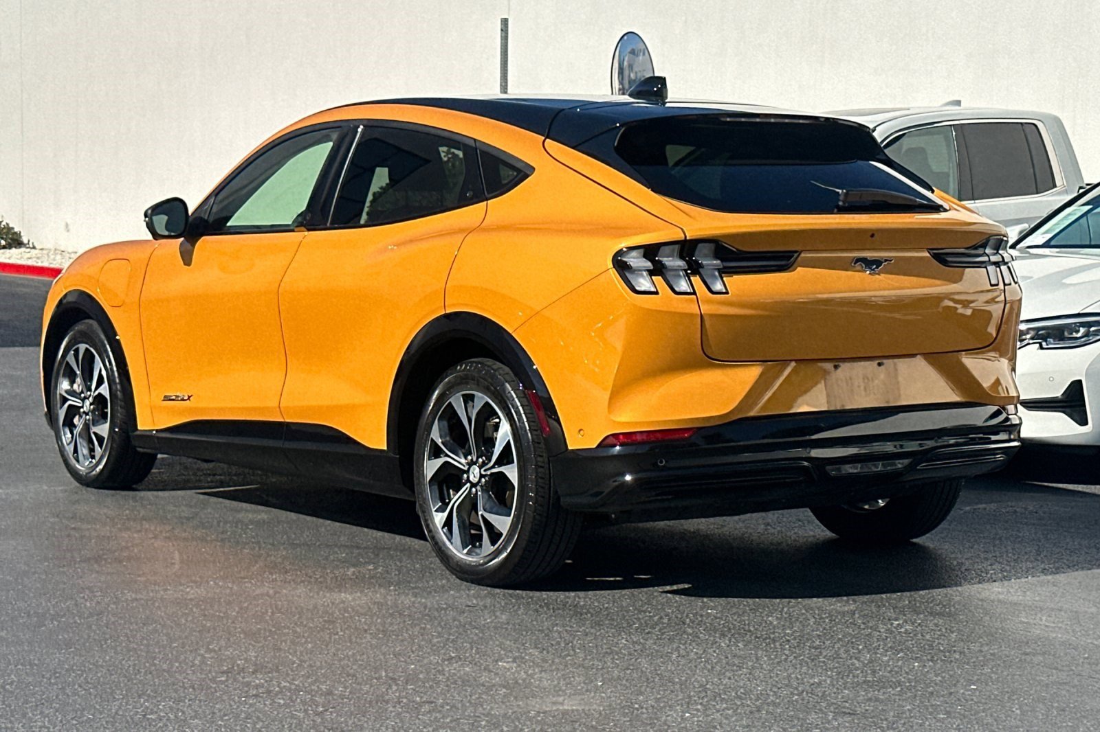 2022 Ford Mustang Mach-E Premium photo 3