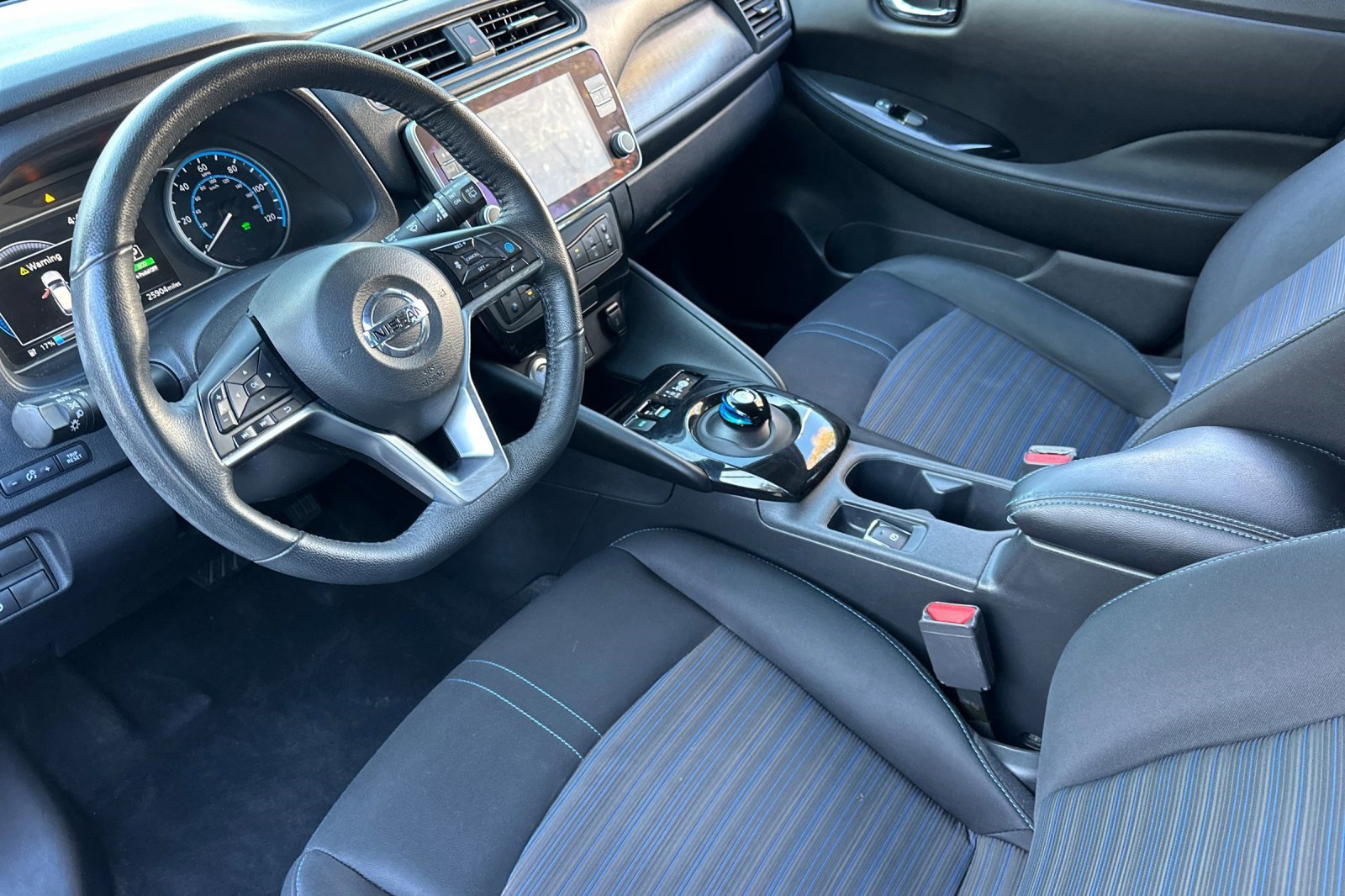 2020 Nissan Leaf SV photo 4