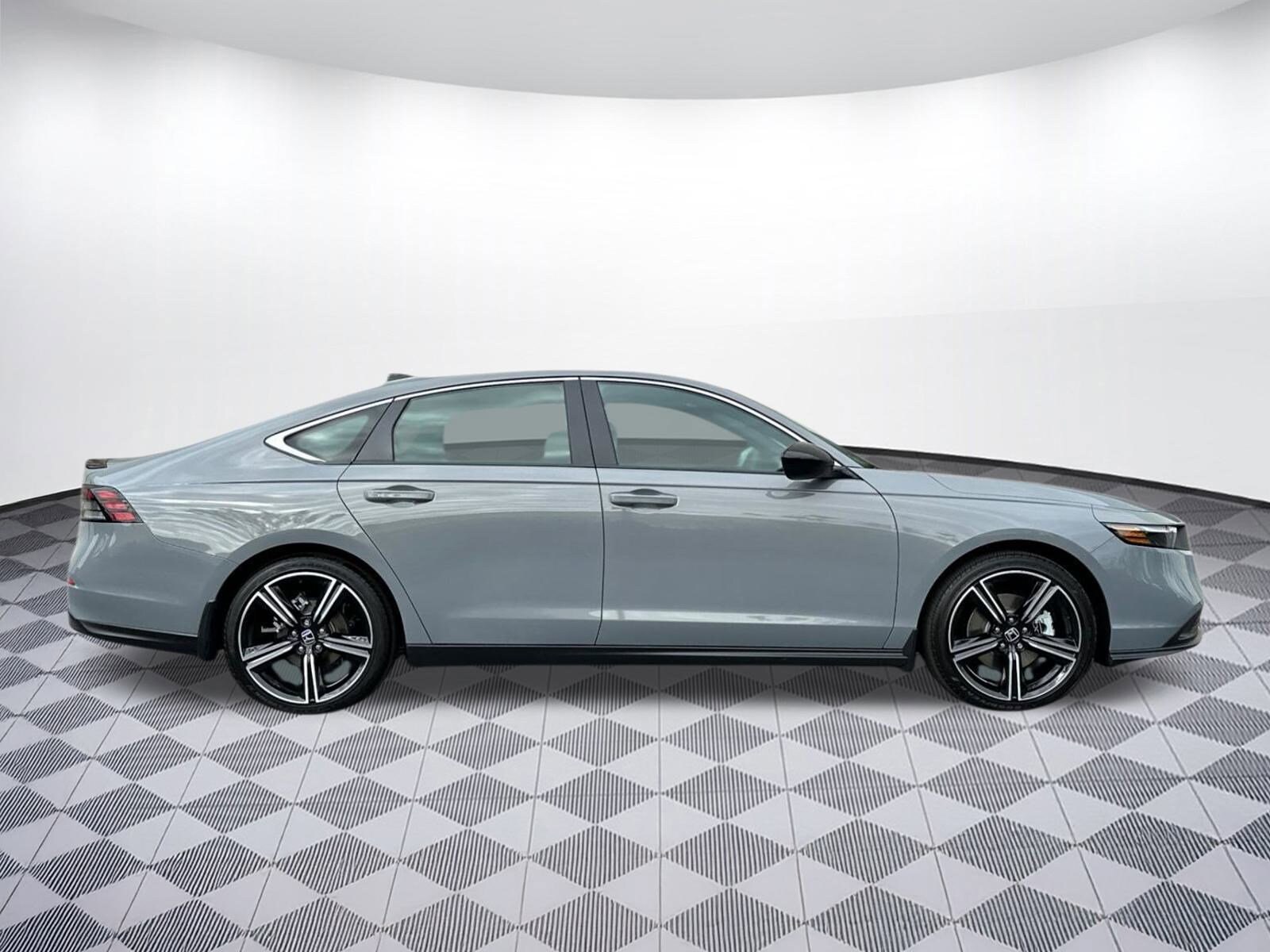 2025 Honda Accord Hybrid Sport photo 2