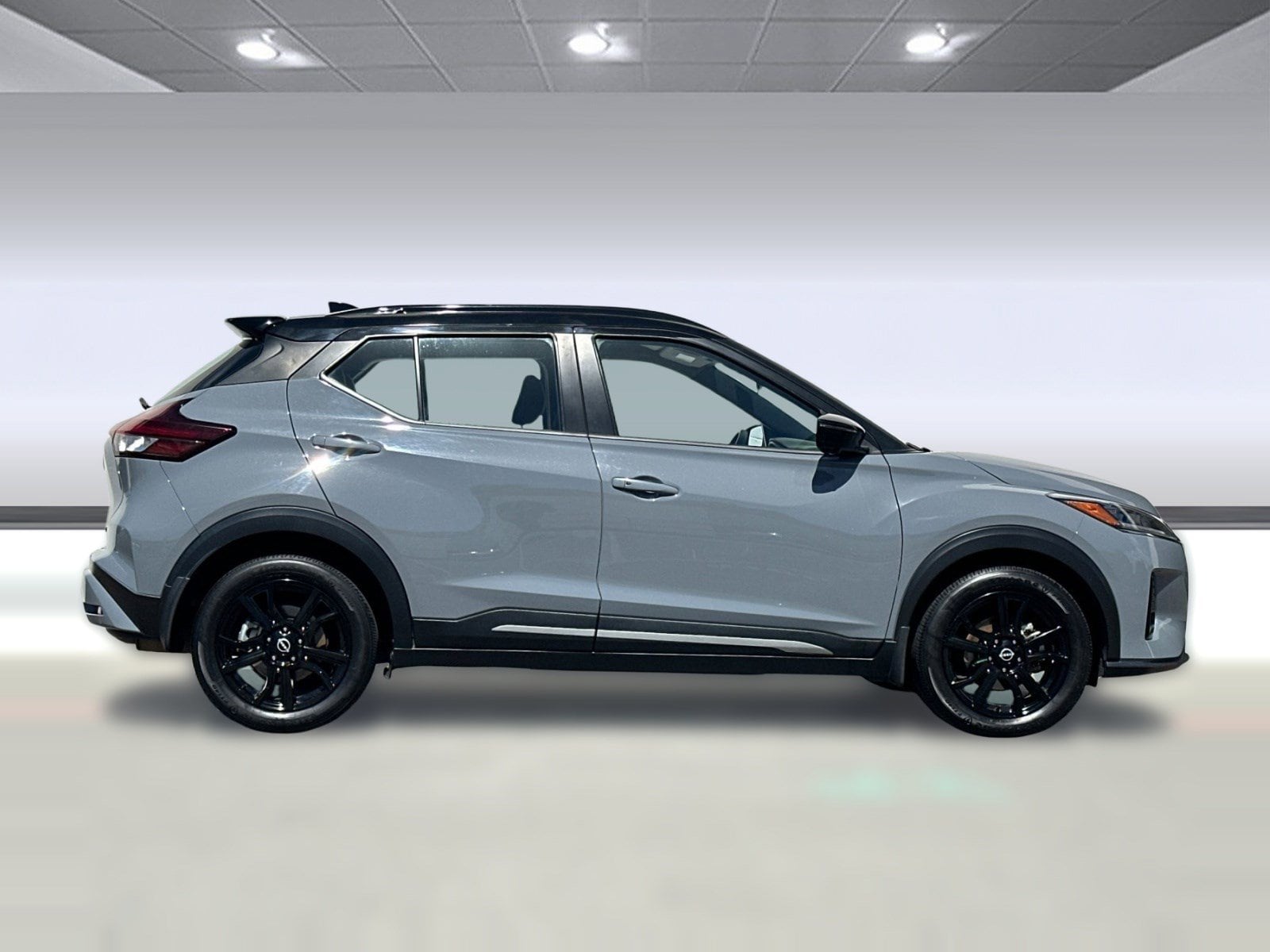 2023 Nissan Kicks SR photo 6