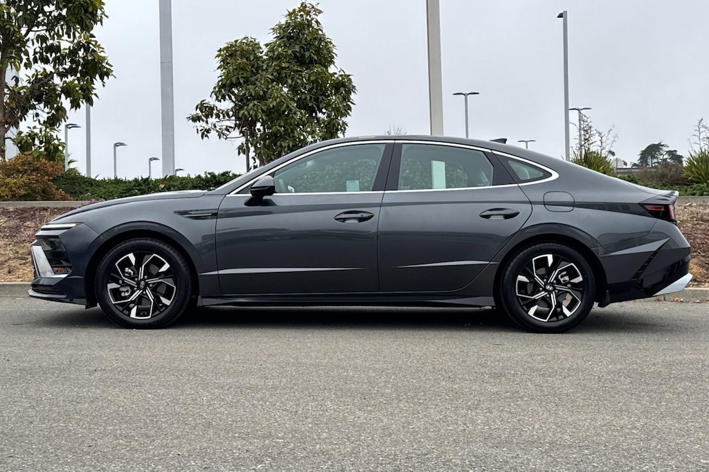 Used 2024 Hyundai Sonata SEL Sedan