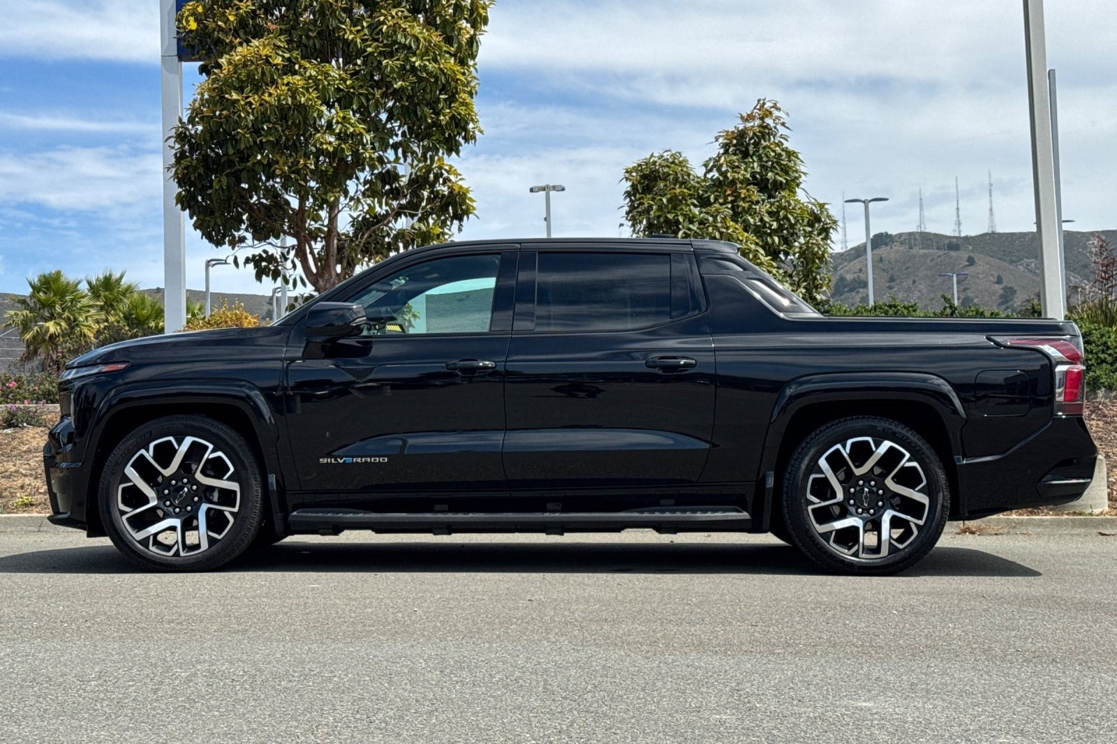 Used 2024 Chevrolet Silverado EV RST with VIN 1GC40ZEL4RU302437 for sale in Colma, CA