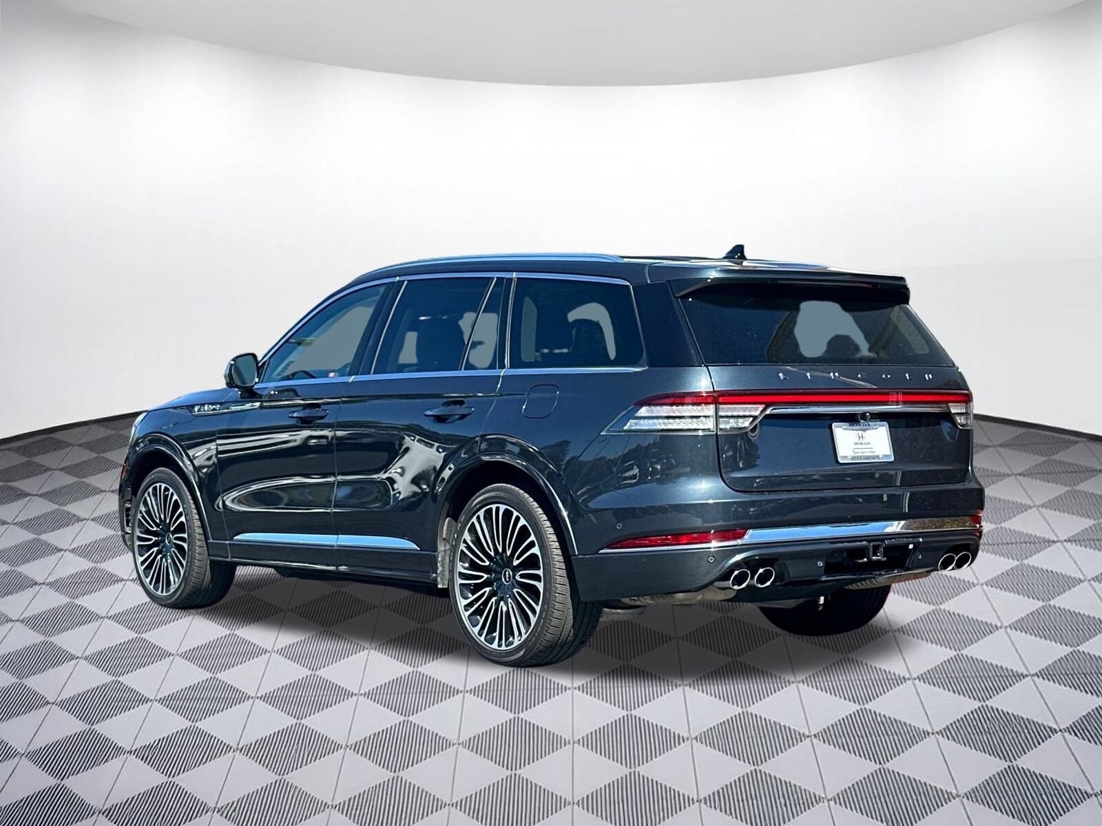 2022 Lincoln Aviator Black Label photo 3