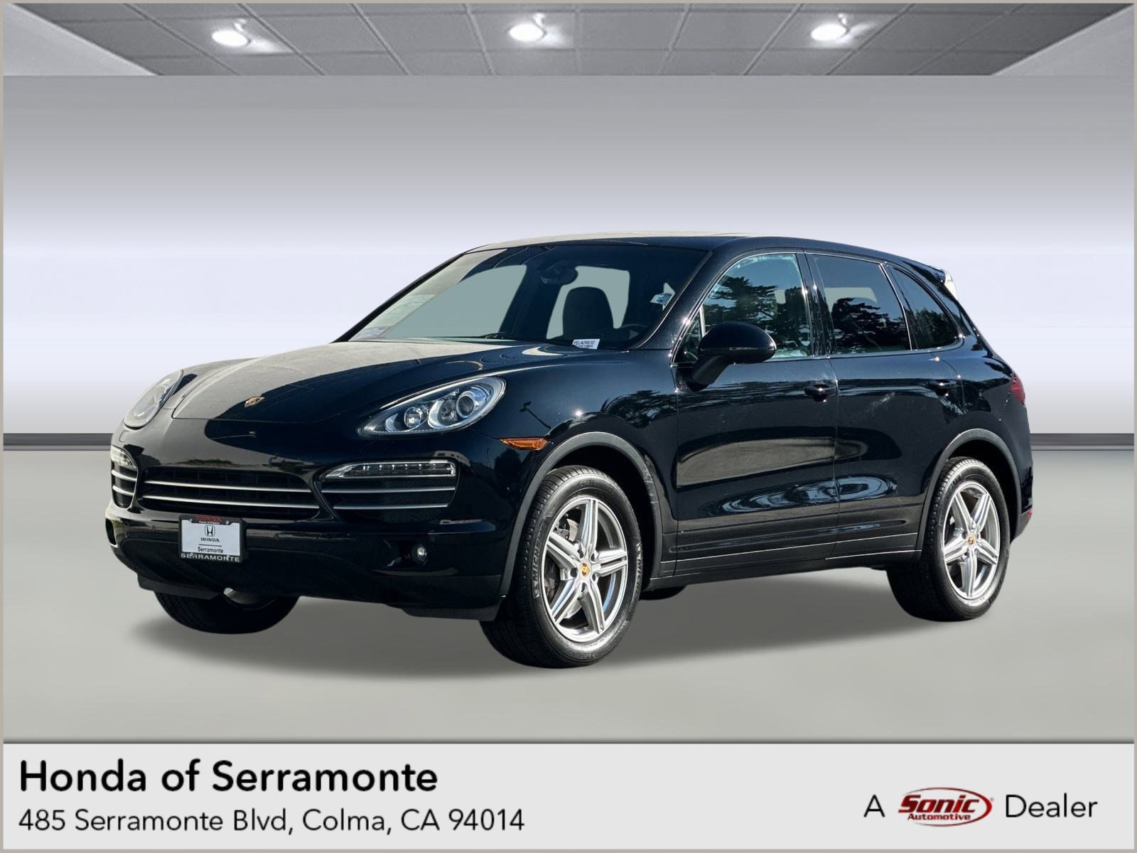 2014 Porsche Cayenne Platinum Edition's photo