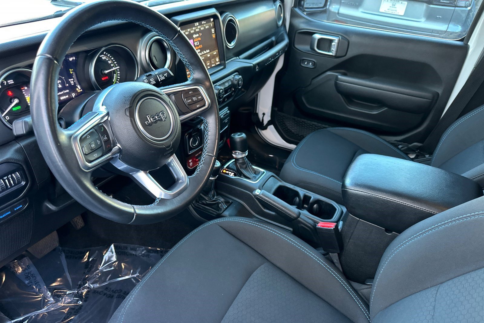 2022 Jeep Wrangler Unlimited 4xe Rubicon photo 4