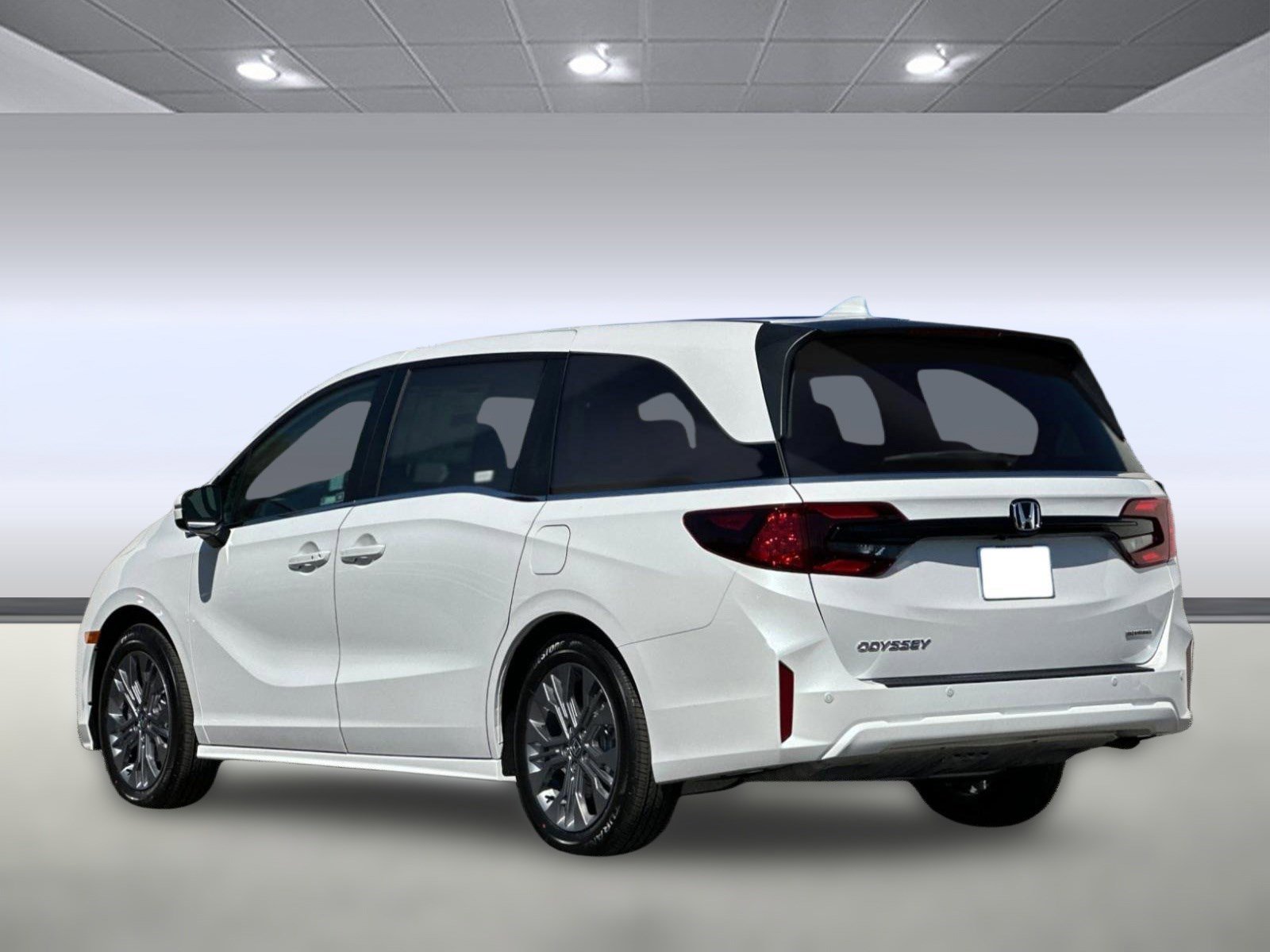 2026 Honda Odyssey Touring photo 3