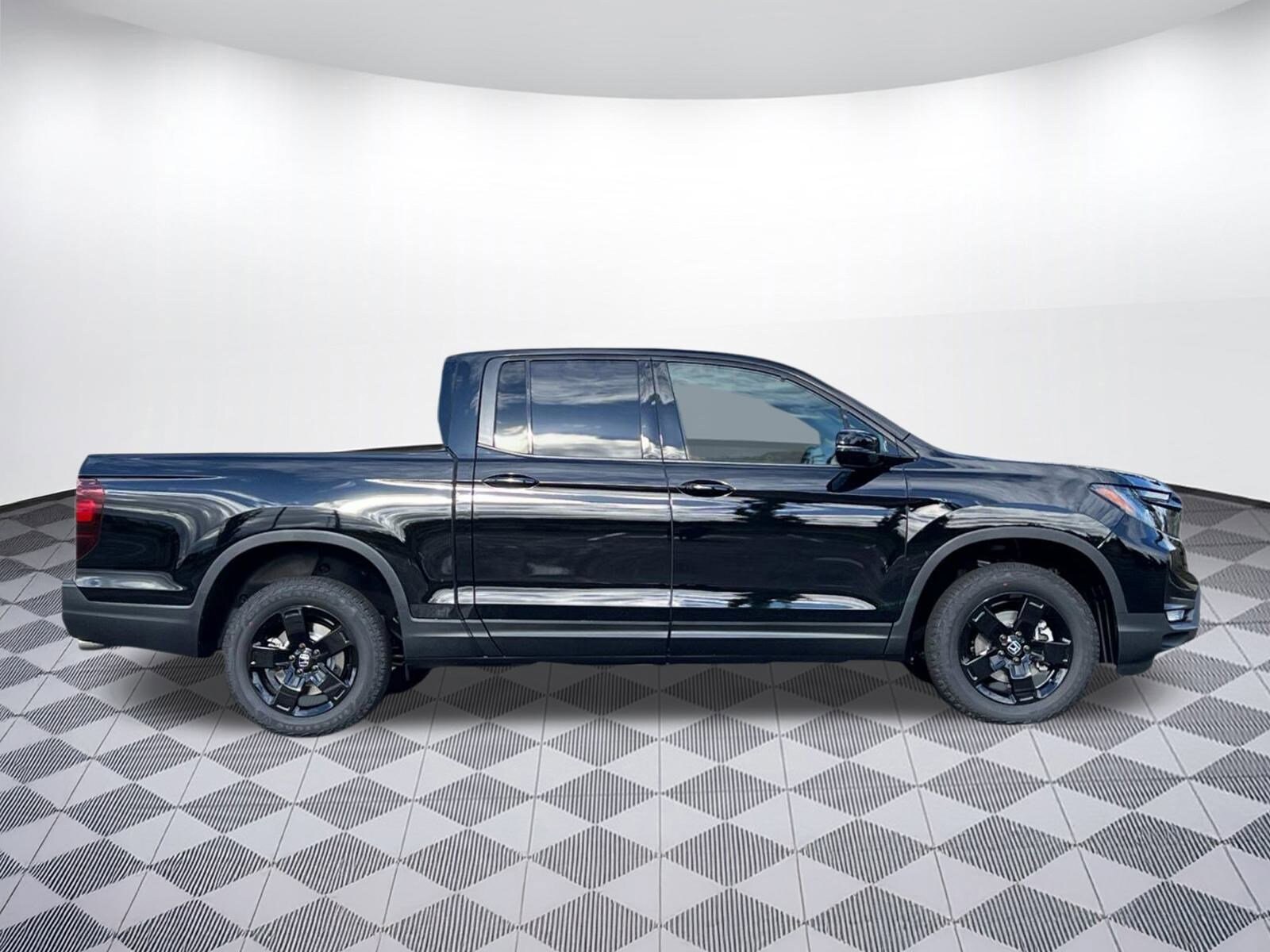 2025 Honda Ridgeline Black Edition photo 2
