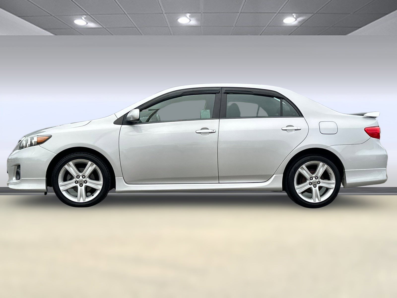 2013 Toyota Corolla L photo 2