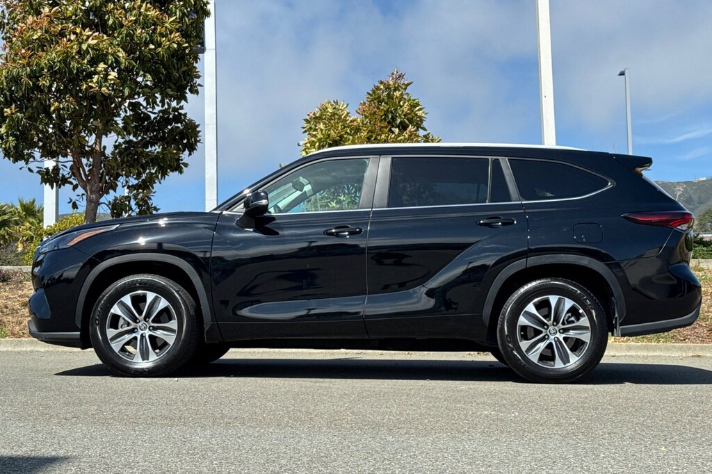 Used 2024 Toyota Highlander XLE SUV