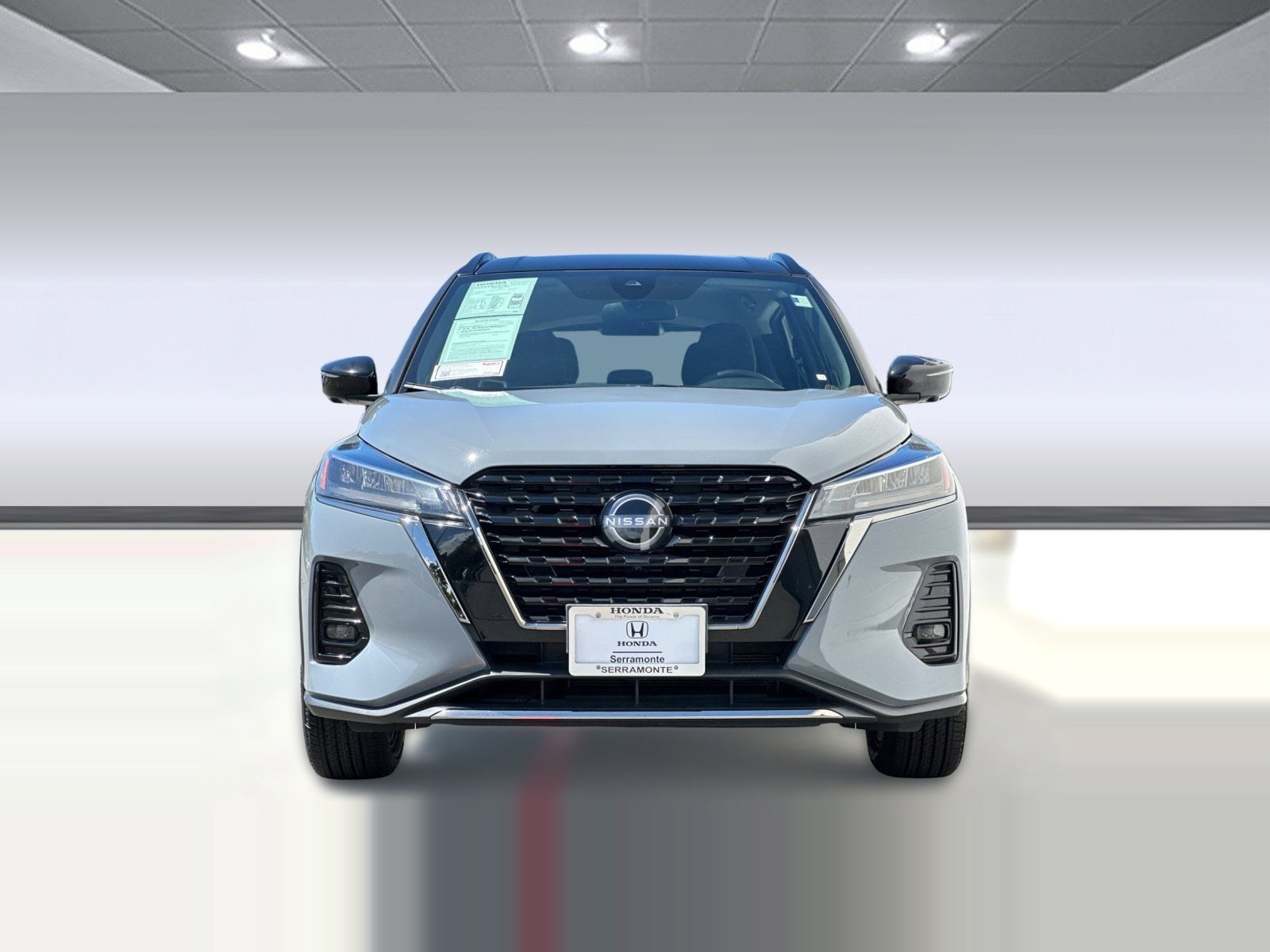 2023 Nissan Kicks SR photo 4