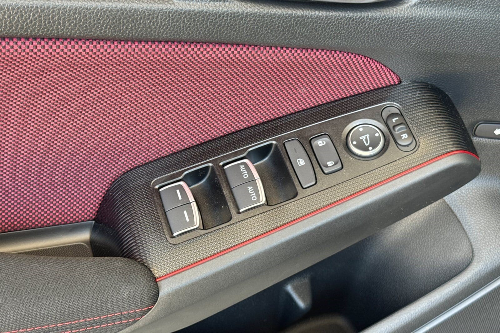 2026 Honda Civic Si - Photo 12