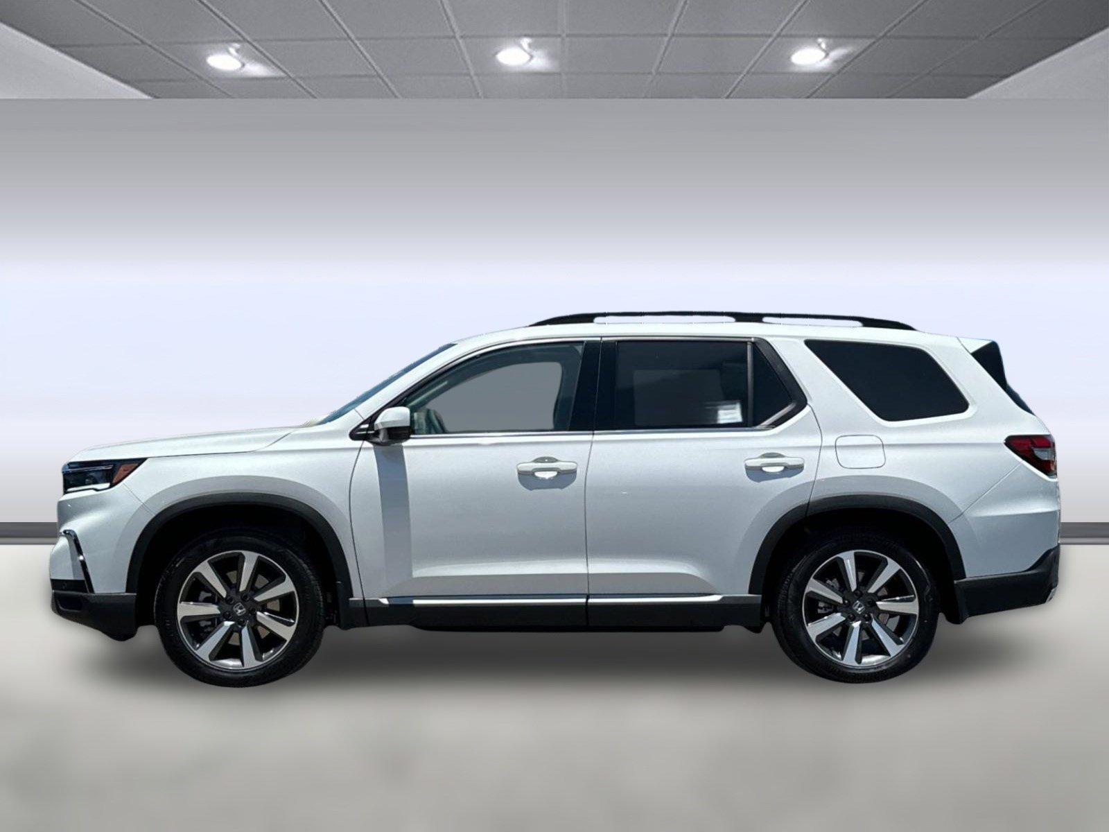 2025 Honda Pilot Touring photo 2