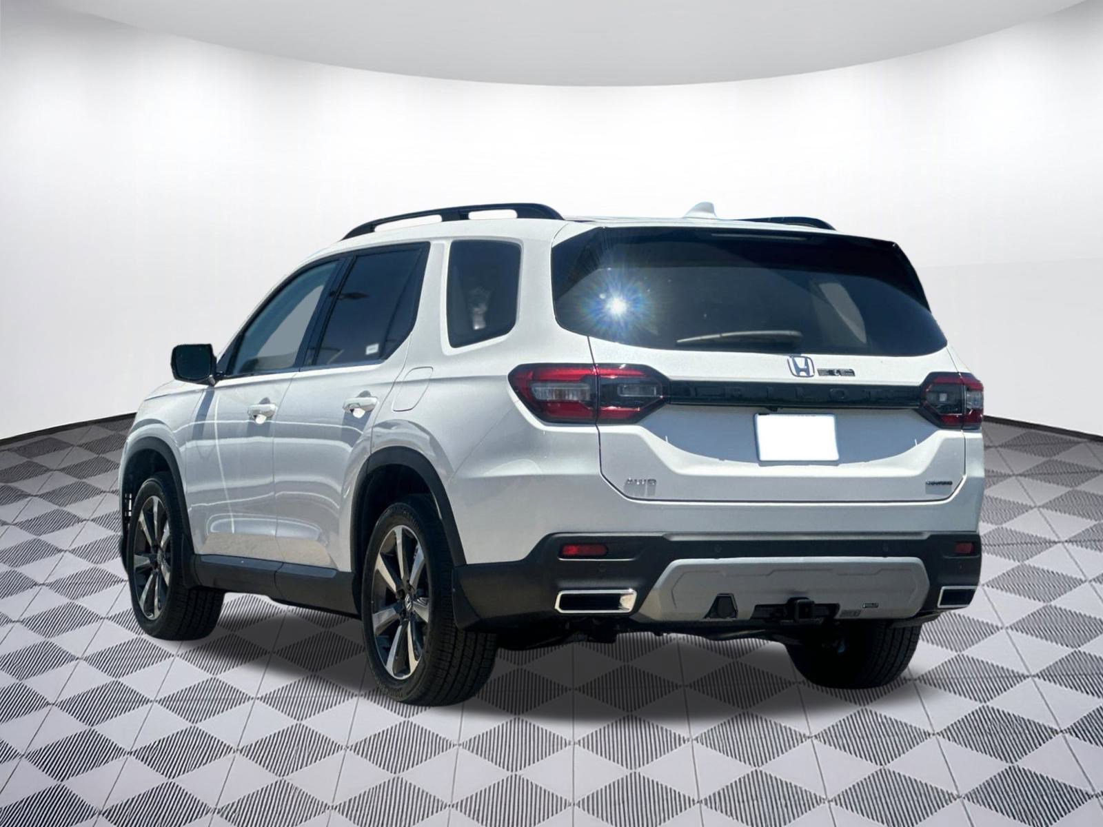 2025 Honda Pilot Touring photo 3